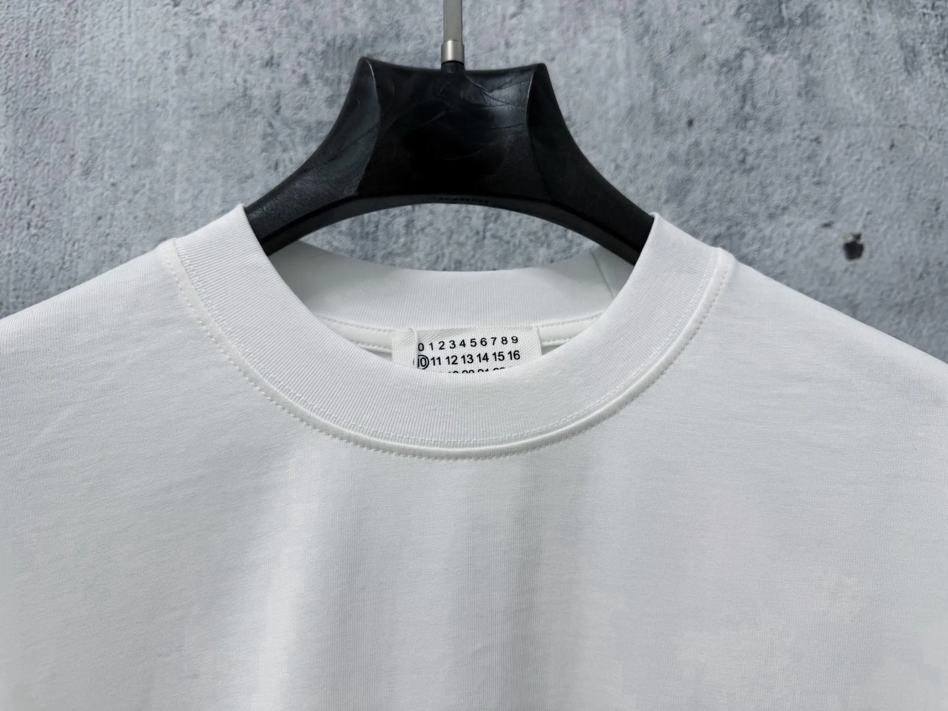 【Maison Margiela】 26ss T logo ， Same Style t Versatile ：Black，White Size：XS-L
